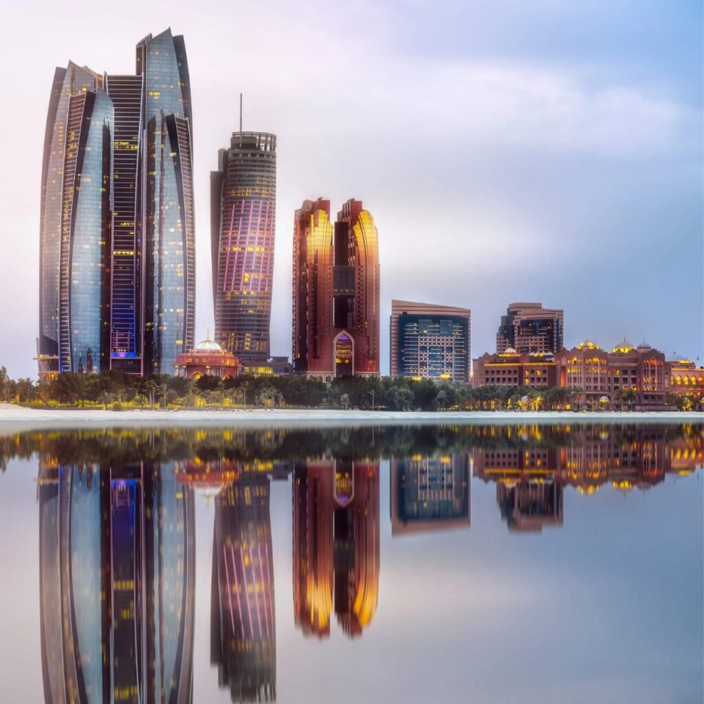 Exploring the UAE: A Journey Through Beauty, Heritage, and Modern Wonders